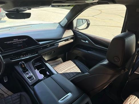Used 2024 Cadillac Escalade Premium Luxury Platinum w/ Heavy-Duty Trailer Package AWD/4WD image 21