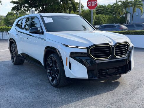 Used 2023 BMW XM w/ M Driver's Package AWD/4WD image 3