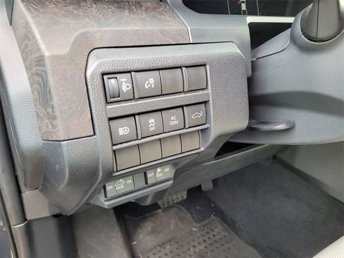 Used 2024 Toyota Tacoma Limited image 11