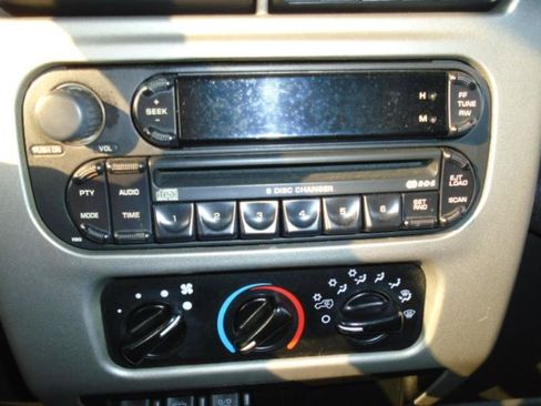 Used 2005 Jeep Wrangler Unlimited AWD/4WD image 14