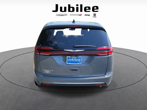 New 2025 Chrysler Pacifica Select FWD image 3