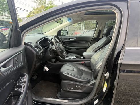 Used 2018 Ford Edge Titanium w/ Equipment Group 301A AWD/4WD image 27