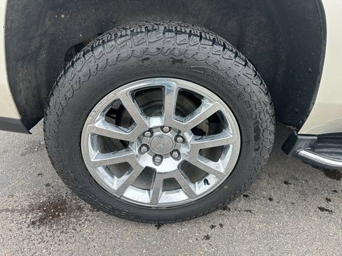 Used 2017 GMC Yukon Denali w/ Open Road Package image 10