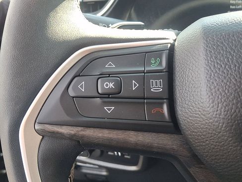 Certified 2023 Jeep Grand Cherokee Limited AWD/4WD image 23