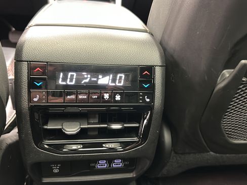Used 2023 Jeep Grand Cherokee Summit AWD/4WD image 11