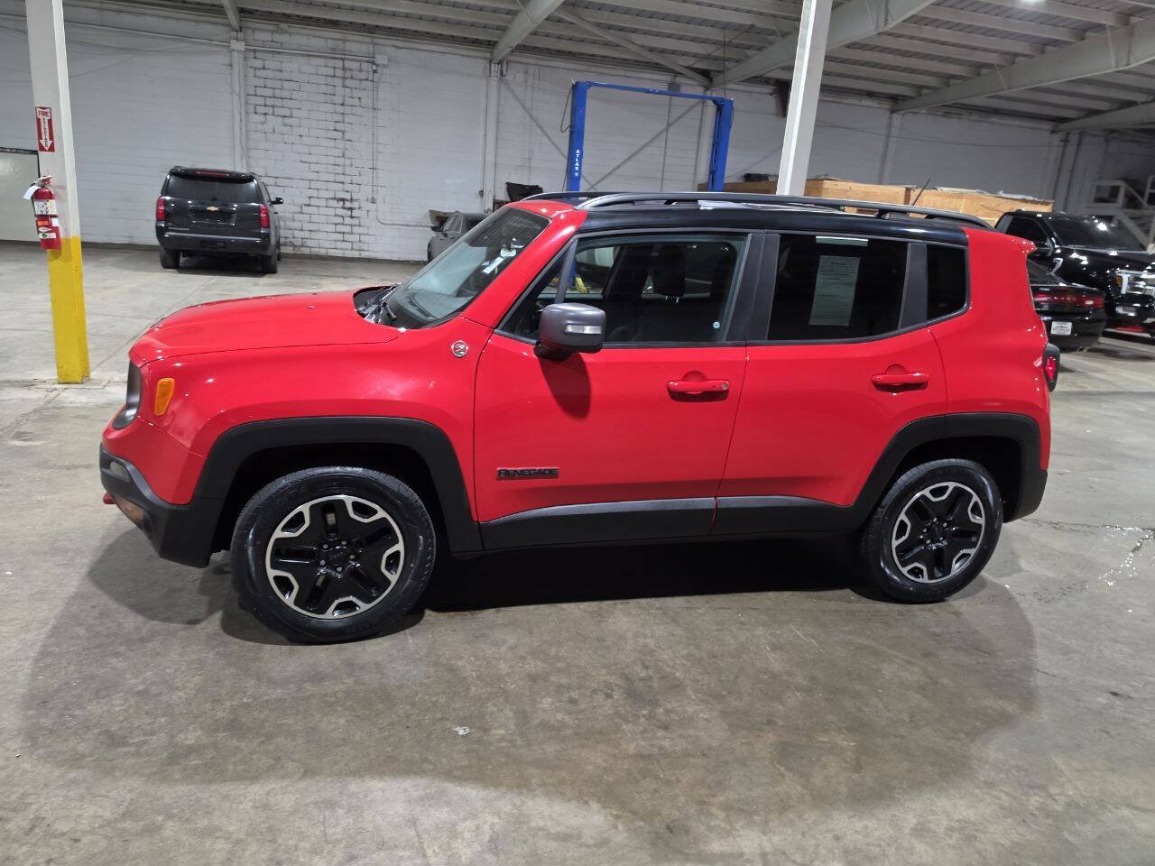 Used 2016 Jeep Renegade Trailhawk w/ Cold Weather Group AWD/4WD image 4