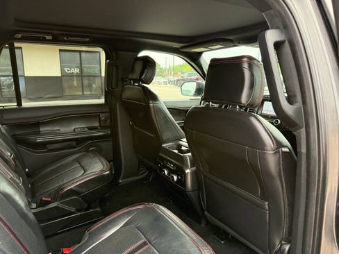 Used 2019 Ford Expedition Limited w/ Equipment Group 303A AWD/4WD image 22