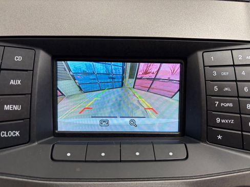 Used 2018 Ford Taurus SEL image 14