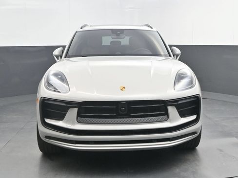 New 2026 Porsche Macan AWD/4WD image 10
