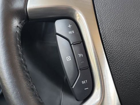 Used 2018 Chevrolet Express 2500 w/ Driver Convenience Package RWD image 18