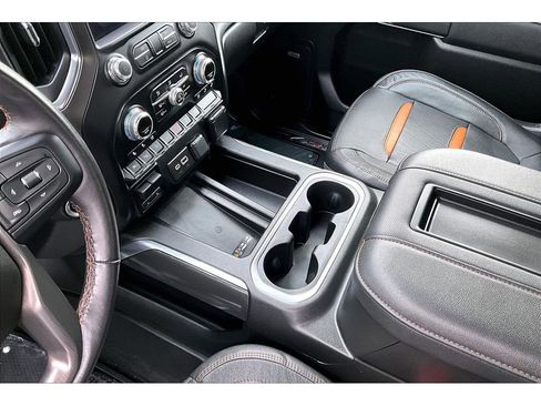 Used 2022 GMC Sierra 1500 AT4 w/ AT4 Premium Package image 11