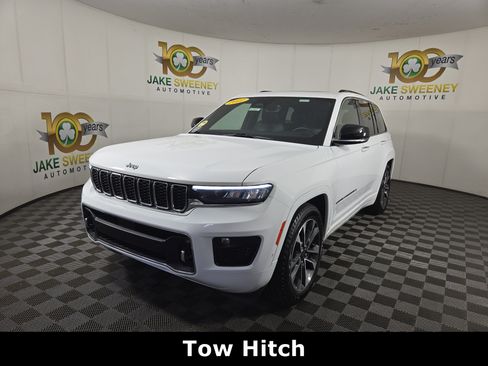 Used 2023 Jeep Grand Cherokee Overland AWD/4WD image 3