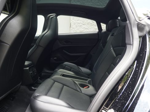 Used 2022 Porsche Taycan RWD image 27