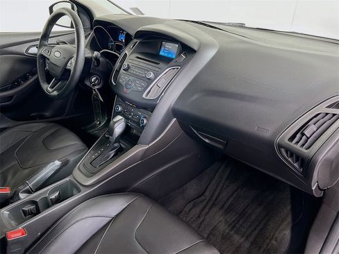 Used 2015 Ford Focus SE image 26