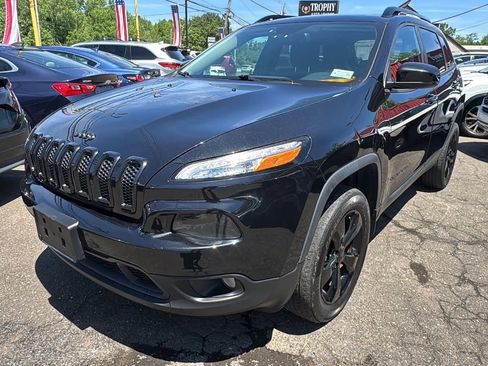 Used 2015 Jeep Cherokee Latitude w/ Comfort/Convenience Group AWD/4WD image 1