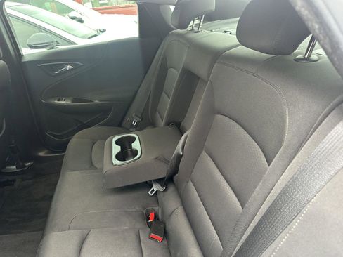 Used 2018 Chevrolet Malibu LT image 10