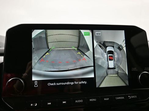 New 2025 Nissan Pathfinder SL image 17