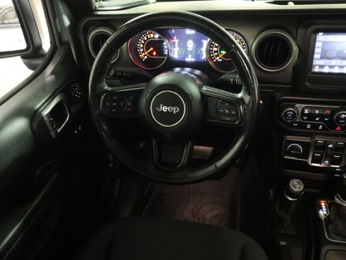 Used 2021 Jeep Gladiator Sport image 16