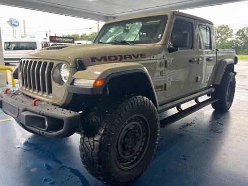 Used 2020 Jeep Gladiator Mojave AWD/4WD image 2