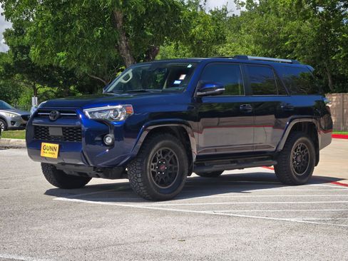 Used 2023 Toyota 4Runner SR5 Premium w/ Moonroof Package RWD image 7