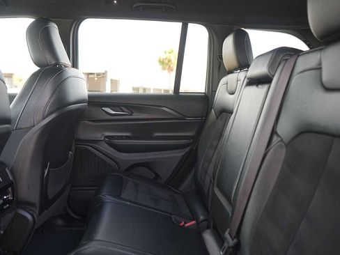 Used 2024 Jeep Grand Cherokee Altitude AWD/4WD image 14