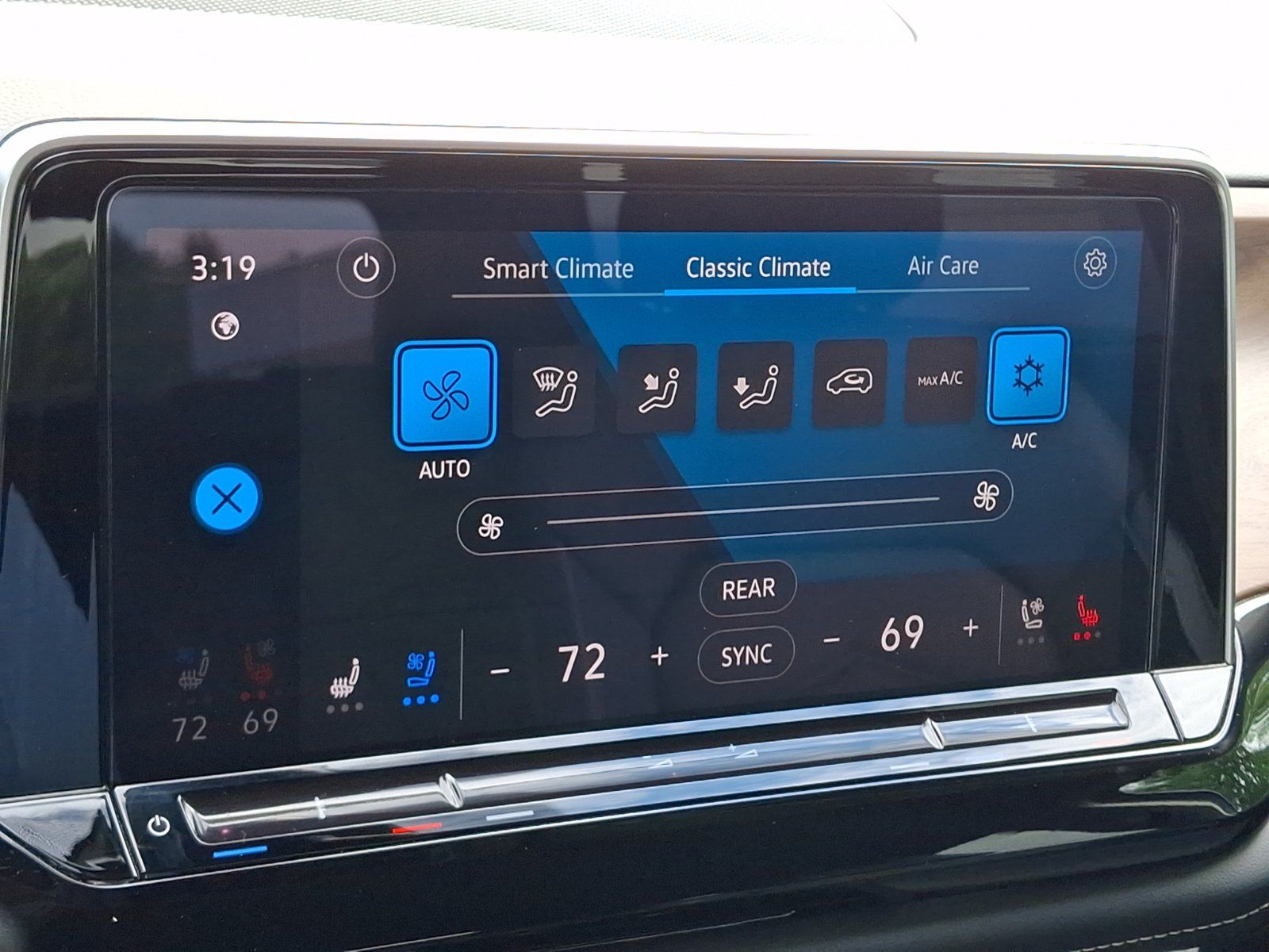 Certified 2024 Volkswagen Atlas SE AWD/4WD image 18