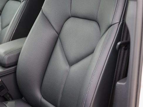Certified 2026 Porsche Macan AWD/4WD image 34