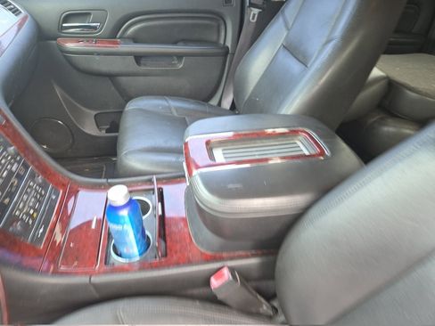 Used 2013 Cadillac Escalade ESV Premium image 7