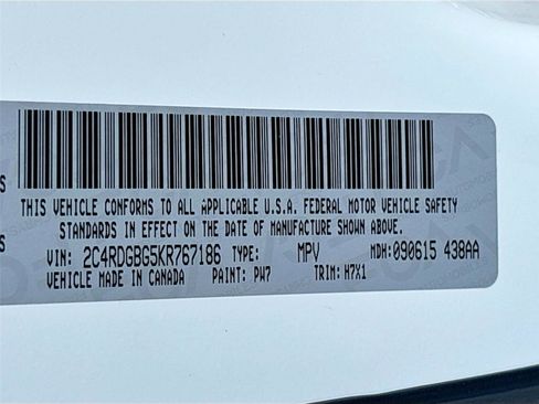 Used 2019 Dodge Grand Caravan SE image 32