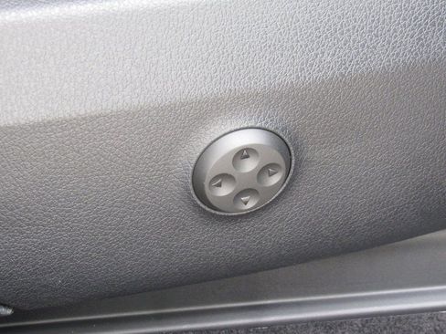 New 2025 Mercedes-Benz GLC 300 4MATIC image 21