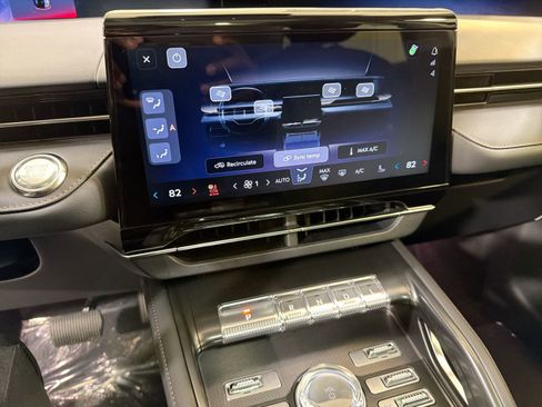 New 2026 Lincoln Nautilus Premier w/ Equipment Group 102A image 20