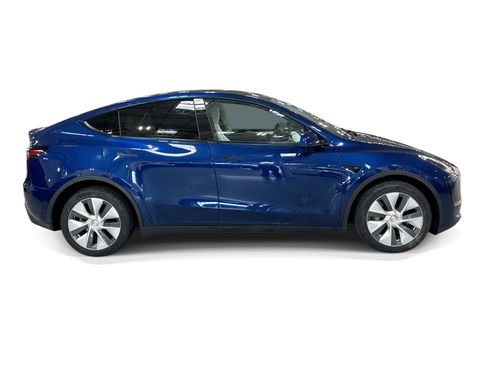 Certified 2023 Tesla Model Y AWD image 7