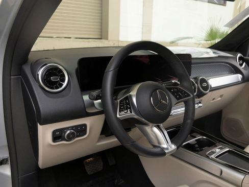 Used 2026 Mercedes-Benz GLB 250 image 15