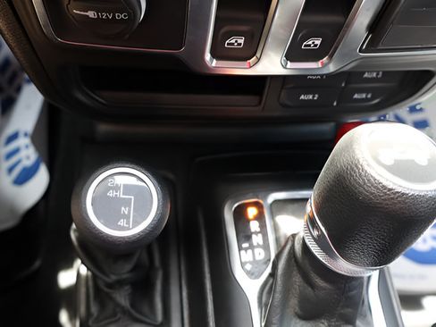 Used 2021 Jeep Wrangler Sport AWD/4WD image 17