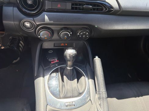 Used 2020 MAZDA MX-5 Miata Sport RWD image 19