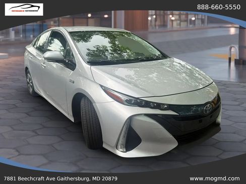 Used 2017 Toyota Prius Prime Premium FWD image 16