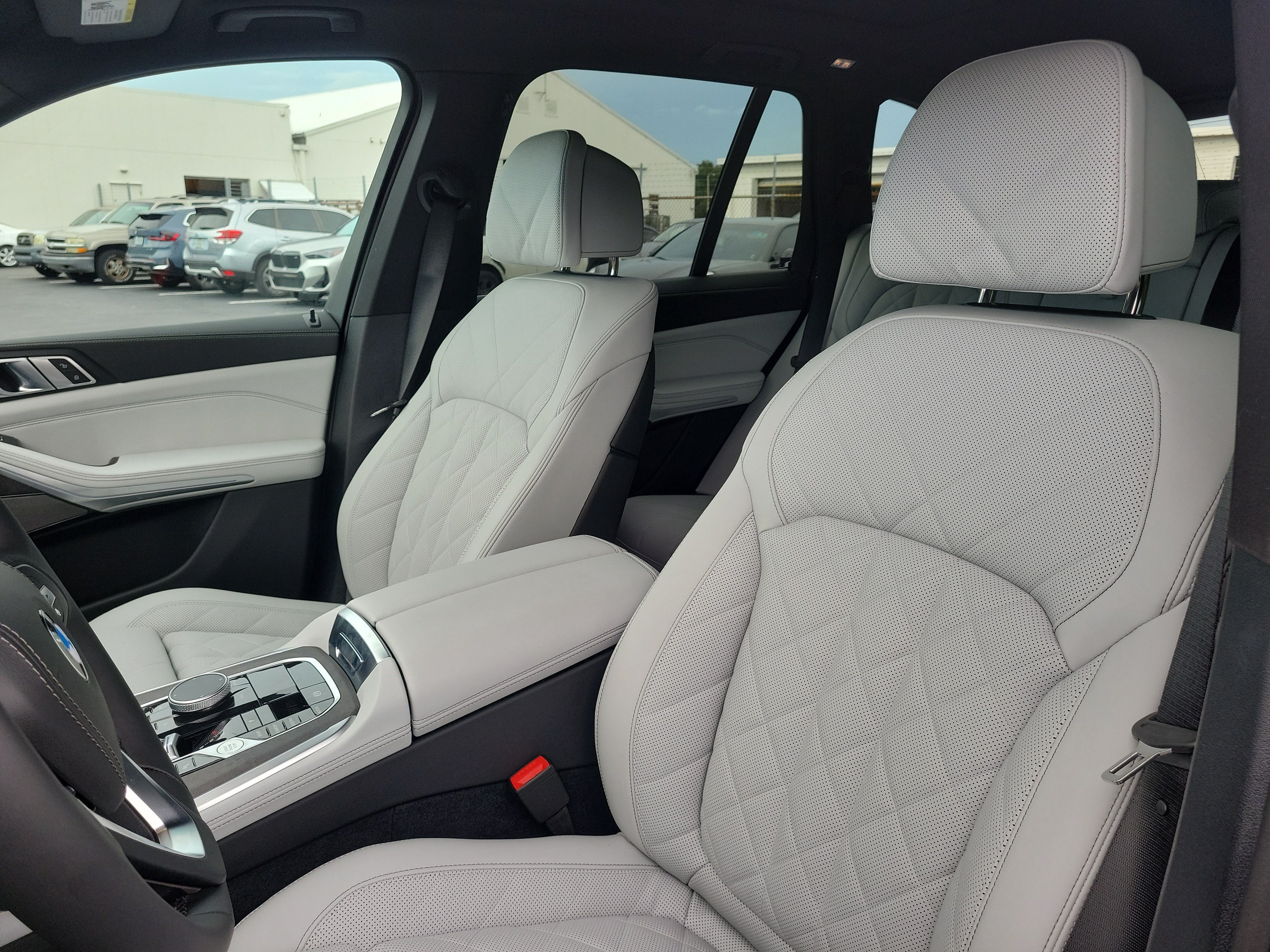 New 2026 BMW X5 sDrive40i w/ Climate Comfort Package RWD image 17