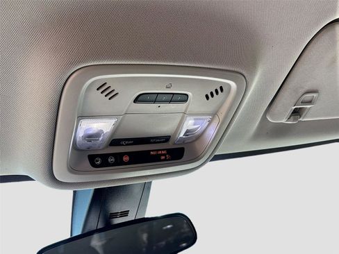 Used 2020 Chevrolet Traverse LT w/ Driver Confidence II Package image 25