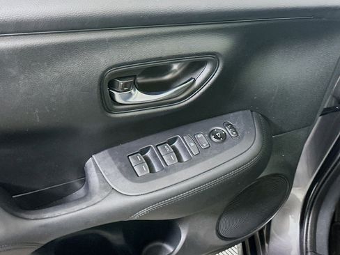 Used 2025 Honda HR-V LX image 15