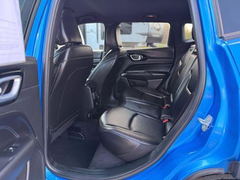 Used 2026 Jeep Compass Limited AWD/4WD image 12