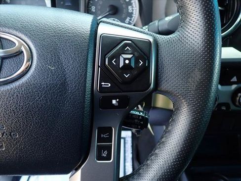 Used 2018 Toyota Tacoma SR5 w/ SR5 Appearance Package (SM) AWD/4WD image 13