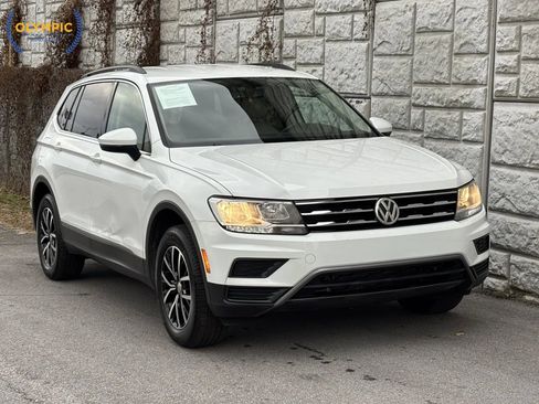 Used 2021 Volkswagen Tiguan SE image 3