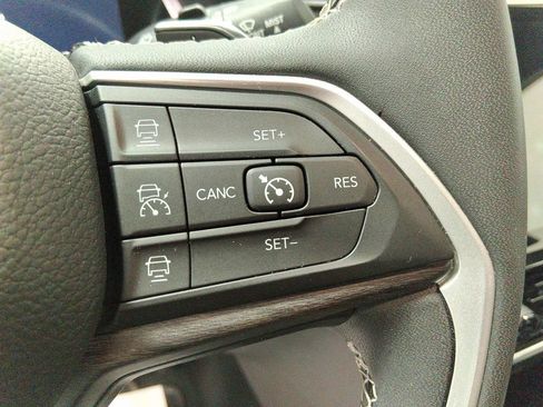 Used 2023 Jeep Grand Cherokee Limited AWD/4WD image 20