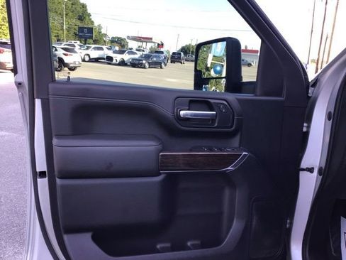 Used 2021 GMC Sierra 2500 SLE w/ SLE Value Package; image 9