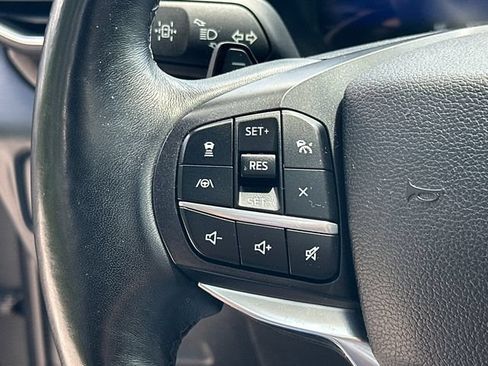Used 2020 Ford Explorer Platinum w/ Premium Technology Package AWD/4WD image 30