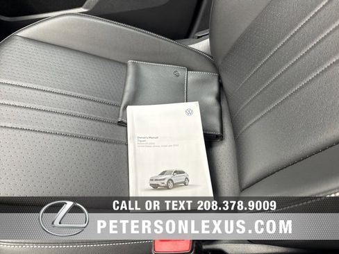 Used 2022 Volkswagen Tiguan SE R-Line image 28