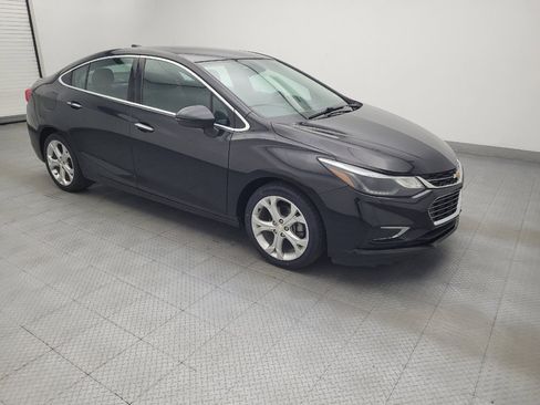 Used 2017 Chevrolet Cruze Premier FWD image 11
