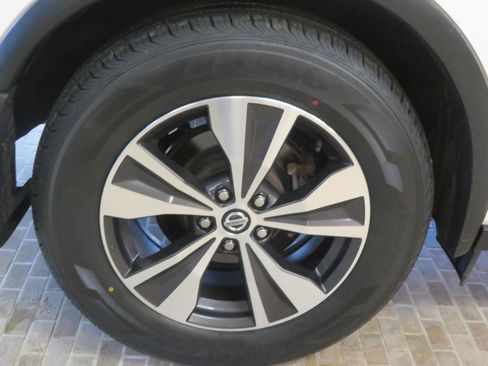 Used 2020 Nissan Murano SV w/ Cargo Package FWD image 9