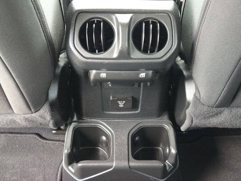 Used 2022 Jeep Wrangler Unlimited Sahara w/ Cold Weather Group AWD/4WD image 24