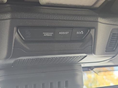 Used 2025 Jeep Wrangler Unlimited Rubicon w/ Technology Group image 30